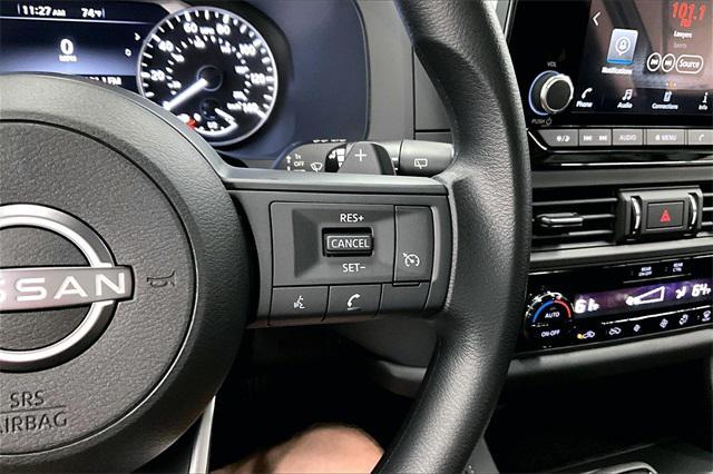 Photo of 2025 Glacier White Nissan Pathfinder