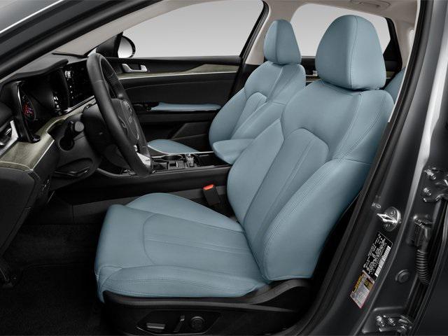 Photo of 2022 Ebony Black Kia K5