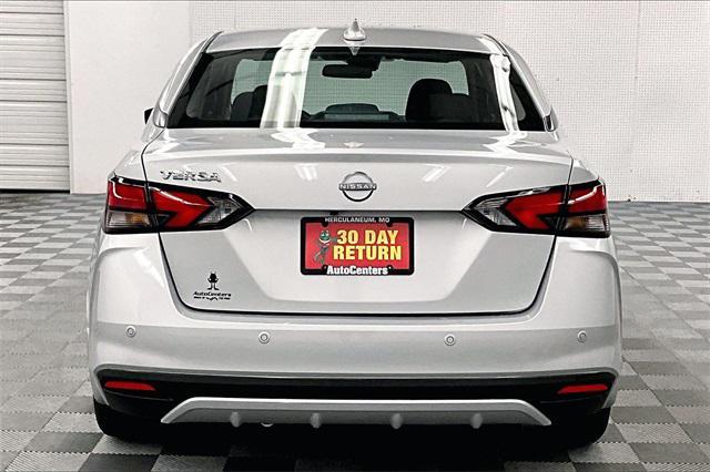 Photo of 2025 Brilliant Silver Metallic Nissan Versa