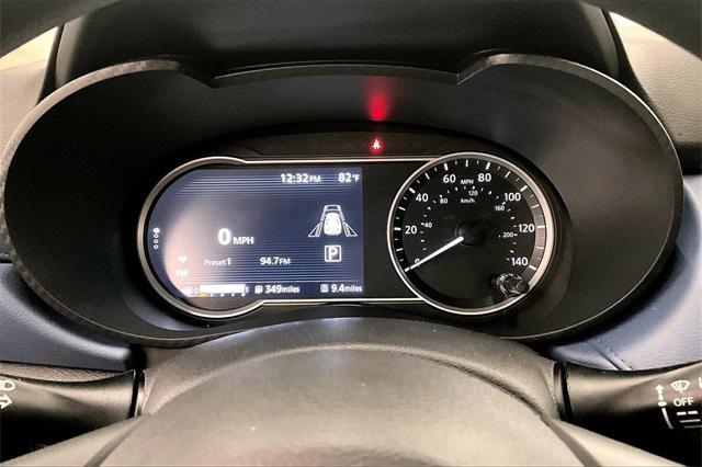 Photo of 2025 Brilliant Silver Metallic Nissan Versa