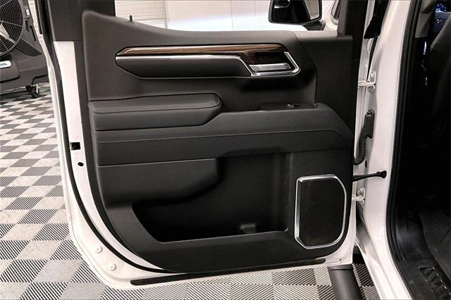 Photo of 2023 Summit White Chevrolet Silverado 1500