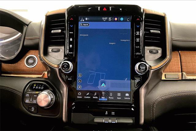 Photo of 2023 Diamond Black Crystal Pearlcoat RAM 1500