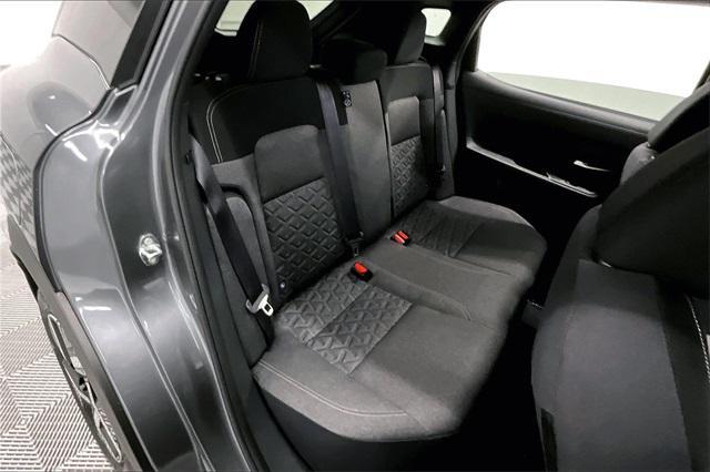 Photo of 2025 Gun Metallic/Super Black Nissan Kicks