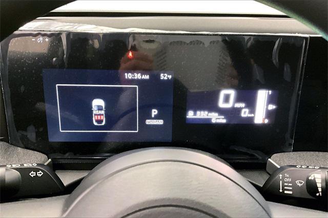 Photo of 2025 Gun Metallic/Super Black Nissan Kicks