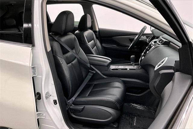 Photo of 2024 Pearl White Tricoat Nissan Murano