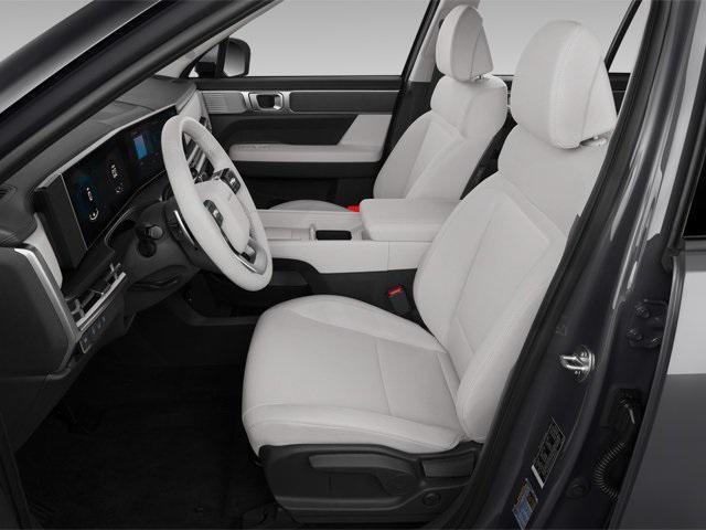 Photo of 2024 Shimmering Silver Hyundai SANTA FE