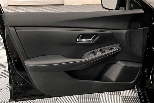 Photo of 2025 Super Black Nissan Sentra