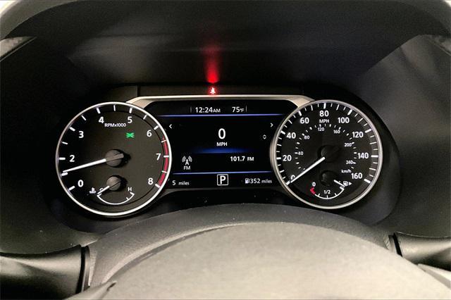 Photo of 2025 Super Black Nissan Sentra