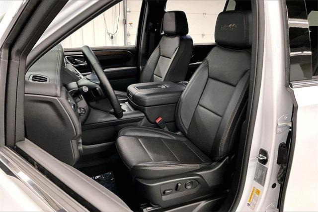 Photo of 2024 Summit White Chevrolet Suburban