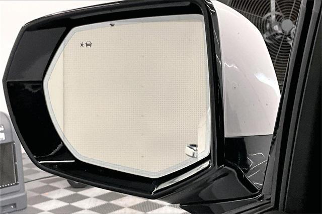Photo of 2024 Summit White Chevrolet Suburban
