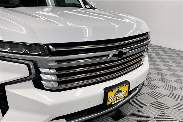 Photo of 2024 Summit White Chevrolet Suburban