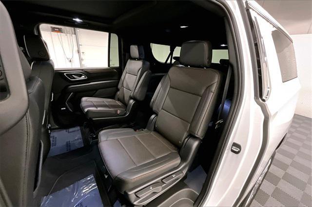 Photo of 2024 Summit White Chevrolet Suburban