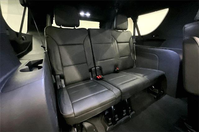 Photo of 2024 Summit White Chevrolet Suburban