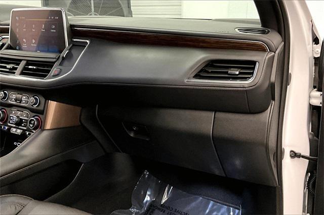 Photo of 2024 Summit White Chevrolet Suburban