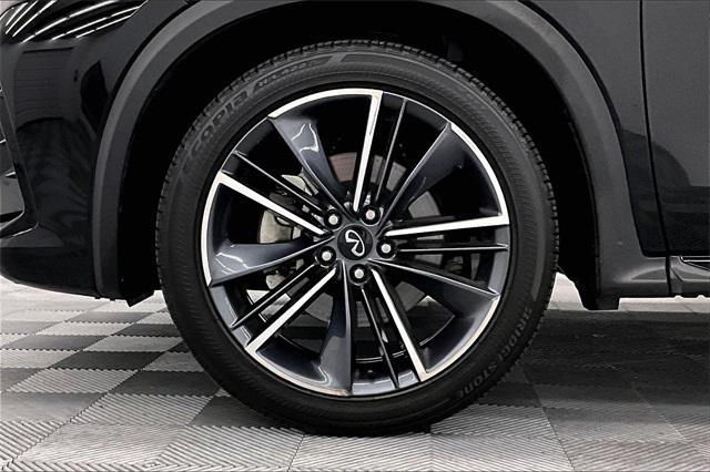 Photo of 2024 Black Obsidian INFINITI QX55