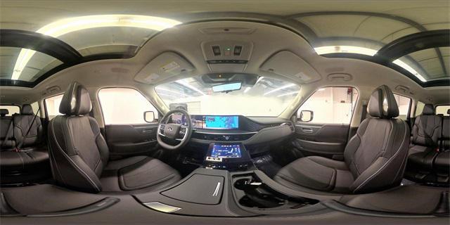 Photo of 2025 Radiant White INFINITI QX80