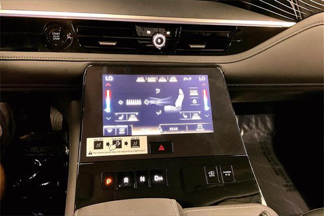 Photo of 2025 Radiant White INFINITI QX80