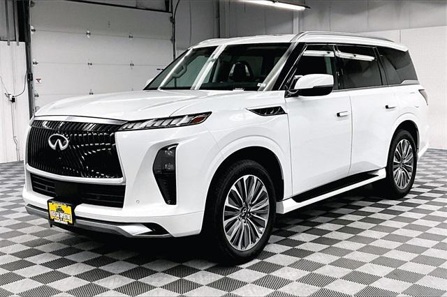Photo of 2025 Radiant White INFINITI QX80