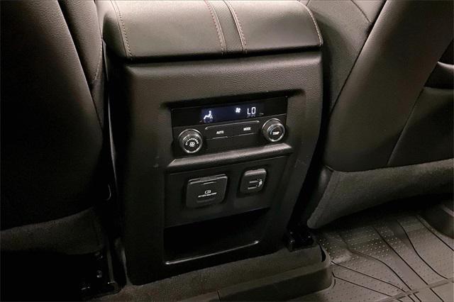 Photo of 2023 Mosaic Black Metallic Chevrolet Traverse