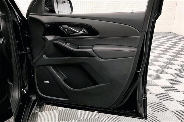 Photo of 2023 Mosaic Black Metallic Chevrolet Traverse