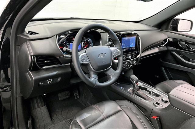 Photo of 2023 Mosaic Black Metallic Chevrolet Traverse
