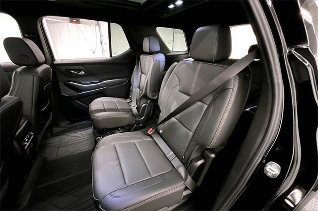 Photo of 2023 Mosaic Black Metallic Chevrolet Traverse