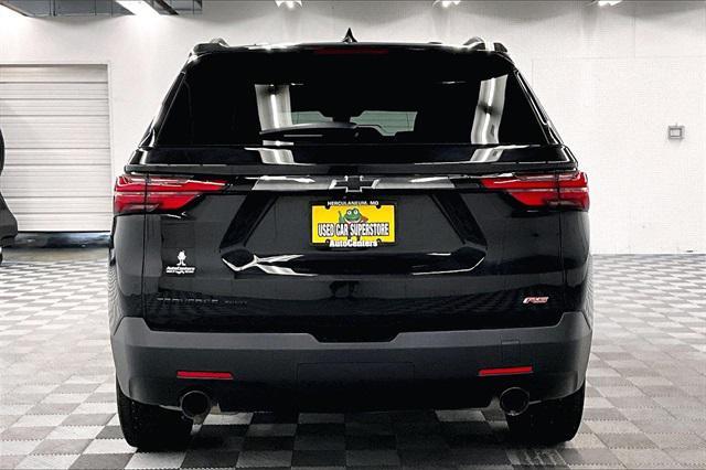 Photo of 2023 Mosaic Black Metallic Chevrolet Traverse