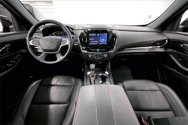 Photo of 2023 Mosaic Black Metallic Chevrolet Traverse