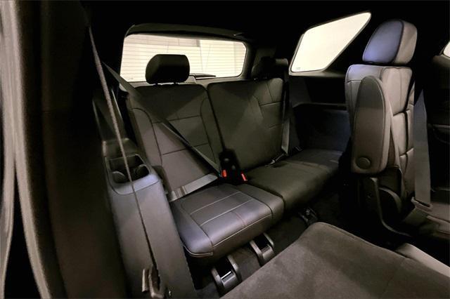 Photo of 2023 Mosaic Black Metallic Chevrolet Traverse