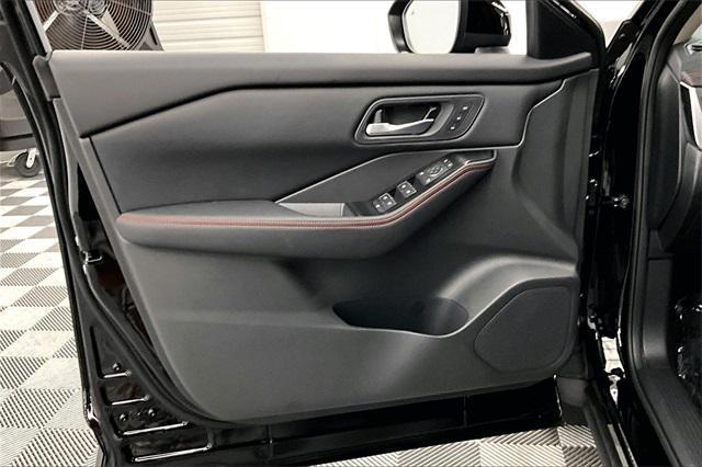 Photo of 2026 Super Black Nissan Rogue