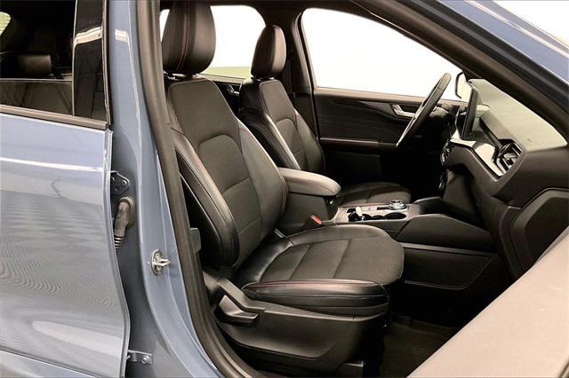Photo of 2023 Vapor Blue Metallic Ford Escape