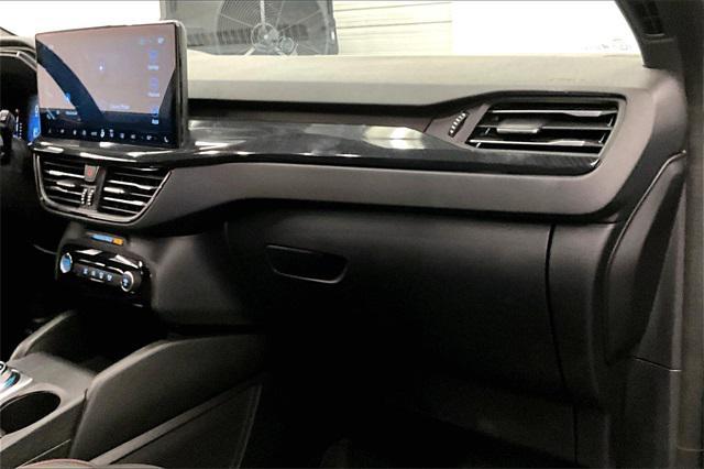 Photo of 2023 Vapor Blue Metallic Ford Escape