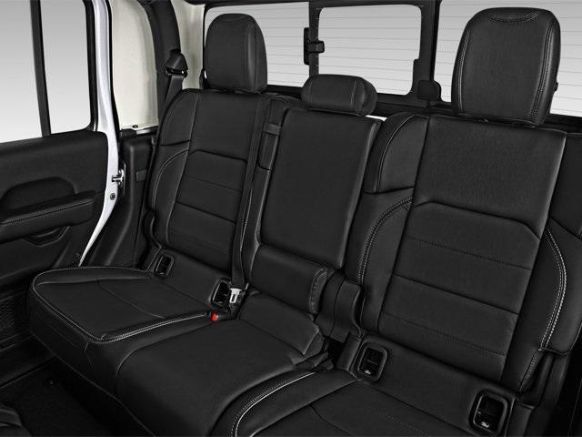 Photo of 2022 Black Clearcoat Jeep Gladiator