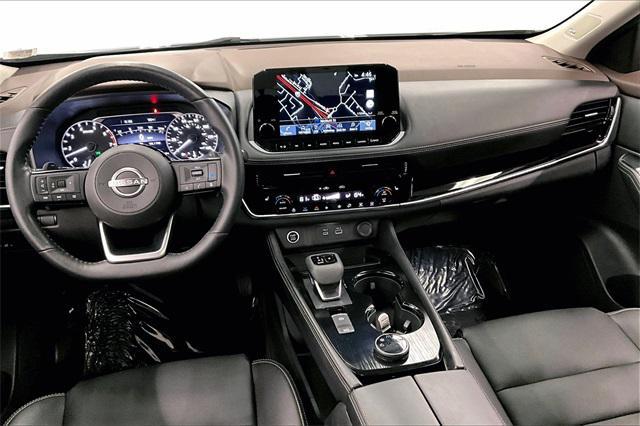 Photo of 2022 Boulder Gray Pearl Nissan Rogue