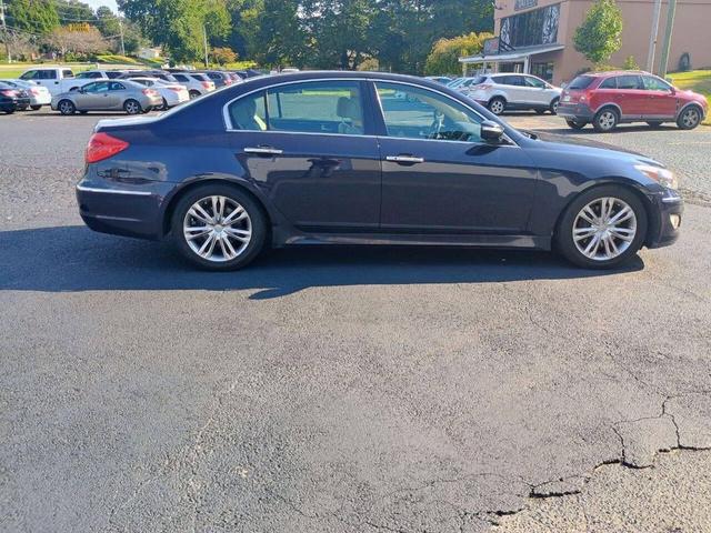 Photo of 2012 Twilight Blue Pearl Hyundai Genesis