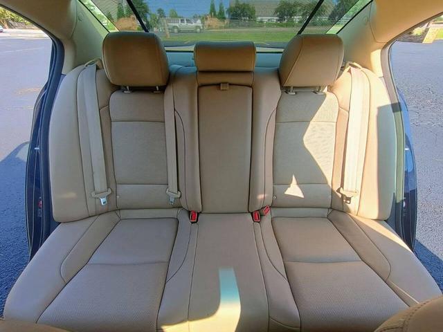 Photo of 2012 Twilight Blue Pearl Hyundai Genesis