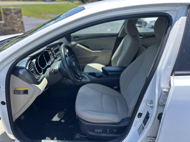 Photo of 2013 Snow White Pearl Kia Optima