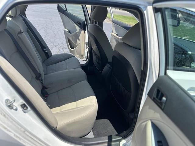 Photo of 2013 Snow White Pearl Kia Optima