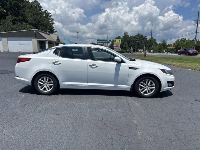 Photo of 2013 Snow White Pearl Kia Optima