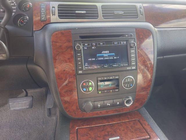Photo of 2009 Silver Birch Metallic Chevrolet Suburban