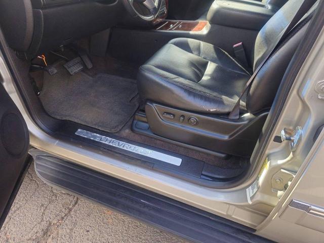 Photo of 2009 Silver Birch Metallic Chevrolet Suburban
