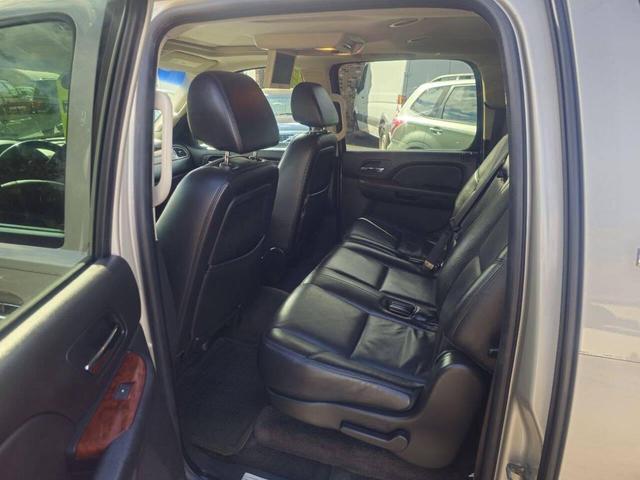 Photo of 2009 Silver Birch Metallic Chevrolet Suburban