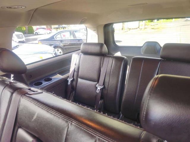 Photo of 2009 Silver Birch Metallic Chevrolet Suburban