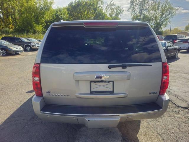 Photo of 2009 Silver Birch Metallic Chevrolet Suburban