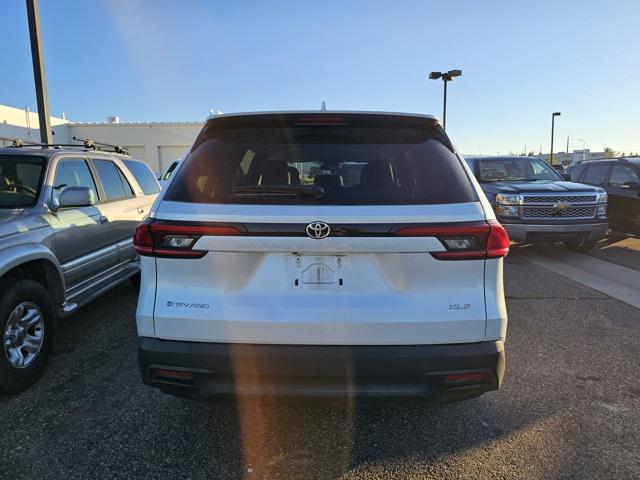 Photo of 2024 Wind Chill Pearl Toyota Grand Highlander Hybrid