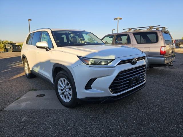 Photo of 2024 Wind Chill Pearl Toyota Grand Highlander Hybrid