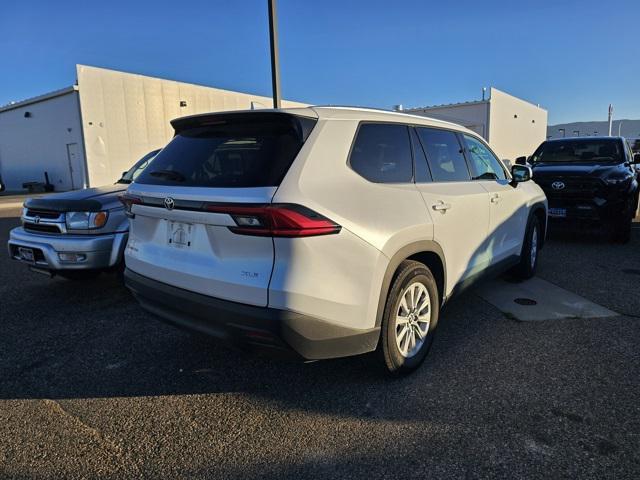 Photo of 2024 Wind Chill Pearl Toyota Grand Highlander Hybrid