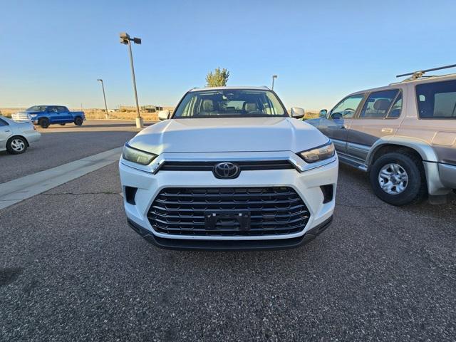 Photo of 2024 Wind Chill Pearl Toyota Grand Highlander Hybrid