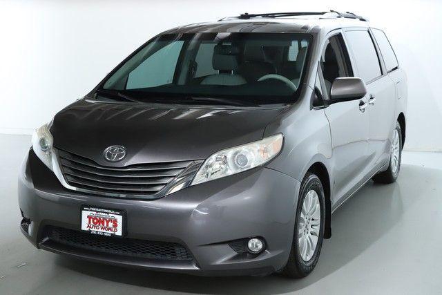 2012 Toyota Sienna