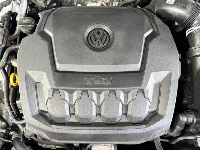 Photo of 2022 Pure White Volkswagen Tiguan